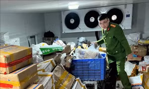Liên tiếp bắt giữ thực phẩm không rõ nguồn gốc xuất xứ