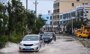 Trung Quốc kích hoạt ứng phó khẩn cấp kiểm soát lũ lụt tại 3 tỉnh