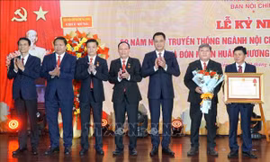 Ban Nội chính Thành ủy Đà Nẵng đón nhận Huân chương Lao động hạng Ba
