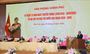 Thủ tướng Nguyễn Xuân Phúc: Văn phòng Chính phủ phải tiên phong trong thi đua