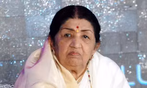 Lata Mangeshkar - 'Nữ hoàng' Bollywood qua đời ở tuổi 92