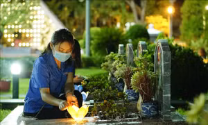Nhân kỷ niệm 67 năm chiến thắng Điện Biên Phủ: Thắp nến tri ân các anh hùng liệt sỹ