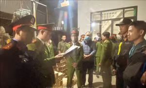 Khởi tố, bắt tạm giam người chiếm giữ gần 500 triệu đồng do chuyển nhầm