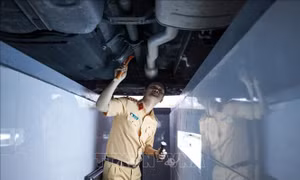 Cảnh sát giao thông đã hỗ trợ kiểm định hơn 100.000 phương tiện