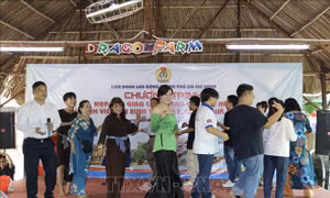 Công đoàn và gia đình Việt đồng hành cùng sinh viên Lào, Campuchia​
