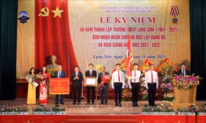 Trường Cao đẳng Sư phạm Lạng Sơn đón nhận Huân chương Độc lập hạng Ba