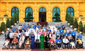 Phó Chủ tịch nước gặp mặt Đoàn đại biểu thanh niên khuyết tật tiêu biểu toàn quốc