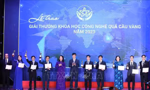 Thành tích 'khủng' của nhà khoa học trẻ