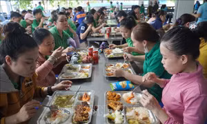 ‘Bữa cơm Công đoàn’ lan tỏa tinh thần sẻ chia, gắn kết người lao động