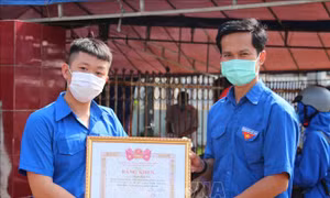 Trả lại balo đựng hơn 240 triệu đồng cho người để quên