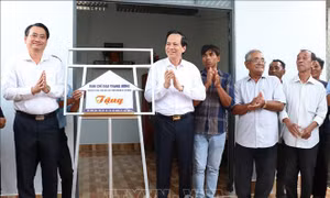 Bộ Dân tộc và Tôn giáo tặng nhà tình nghĩa cho gia đình đồng bào Khmer tỉnh Trà Vinh