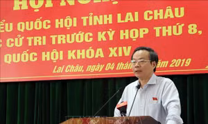 Phó Chủ tịch Quốc hội Phùng Quốc Hiển tiếp xúc cử tri tỉnh Lai Châu