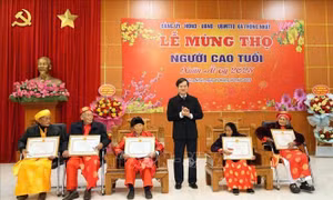 TP Hạ Long chúc thọ 6.400 người cao tuổi nhân dịp Xuân mới