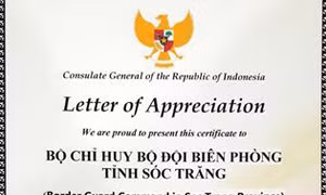 Tổng Lãnh sự quán Indonesia cảm ơn Bộ đội Biên phòng Sóc Trăng đã cứu thuyền viên bị nạn