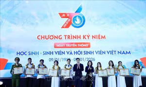 Tuyên dương học sinh, sinh viên tiêu biểu nhân kỷ niệm 76 năm Ngày truyền thống Hội Sinh viên Việt Nam