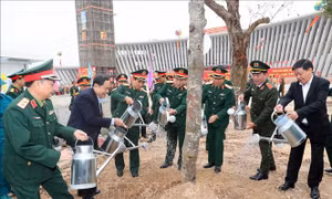 Bộ Quốc phòng phát động 'Tết trồng cây đời đời nhớ ơn Bác Hồ'