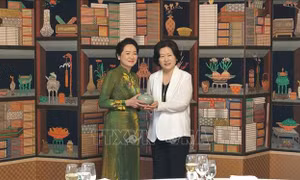 Phu nhân Chủ tịch Quốc hội Việt Nam và Hàn Quốc thăm Bảo tàng Quốc hội Hàn Quốc