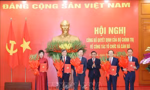 Kết luận của Bộ Chính trị về điều chỉnh phân cấp quản lý cán bộ và danh mục chức danh lãnh đạo 5 cơ quan Trung ương