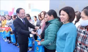 Quan tâm đoàn viên Công đoàn và người lao động dịp Tết