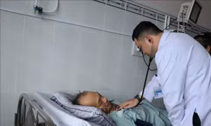 Người đàn ông 57 tuổi ngưng tim 90 phút được cấp cứu thành công 
