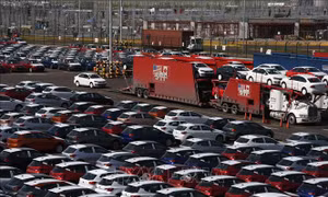 Ứng cử viên Trump cam kết đánh thuế 100% xe ô tô nhập khẩu từ Mexico
