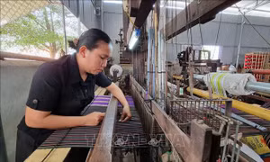 Bảo tồn, phát triển nghề dệt thổ cẩm của đồng bào Chăm