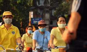 Không chủ quan, không hoang mang trước biến thể mới của COVID-19