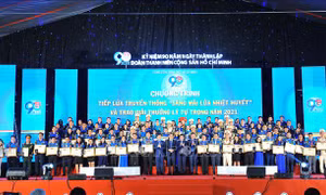 Tôn vinh 98 cán bộ Đoàn tiêu biểu nhận Giải thưởng Lý Tự Trọng năm 2021
