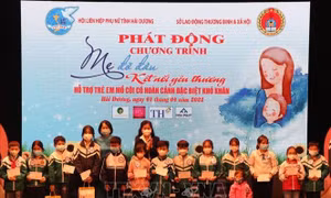 Chương trình 'Mẹ đỡ đầu - Kết nối yêu thương' hỗ trợ trên 400 trẻ mồ côi ở Hải Dương