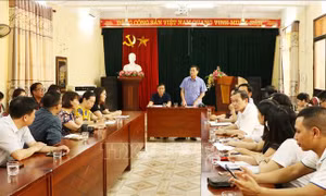 Hải Phòng: Sắp xếp nơi ngồi chờ an toàn, thoáng đãng cho học sinh đến trường sớm