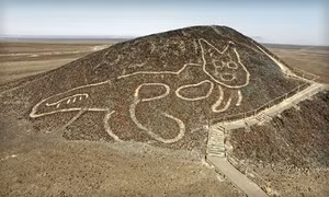 Peru phát hiện hình vẽ khổng lồ trên núi với niên đại hơn 2.000 năm