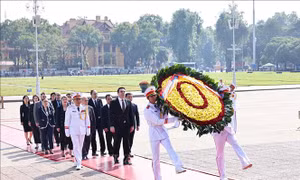 Chủ tịch Quốc hội Armenia Alen Simonyan vào Lăng viếng Chủ tịch Hồ Chí Minh và thăm Văn Miếu - Quốc Tử Giám