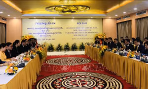 Chủ tịch UBND thành phố Hà Nội hội đàm với Đô trưởng Vientiane