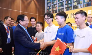 Thủ tướng thăm Đại học Nghiên cứu công nghệ quốc gia MISIS của Nga
