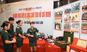Khai mạc triển lãm '50 năm thực hiện Di chúc Chủ tịch Hồ Chí Minh'