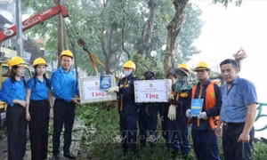 Công đoàn Việt Nam hỗ trợ người lao động bị ảnh hưởng do bão số 3