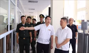 Tập trung máy móc, phương tiện bảo đảm thực hiện các chức năng cửa khẩu