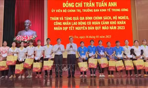 Trưởng Ban Kinh tế Trung ương thăm, chúc Tết tại Bến Tre