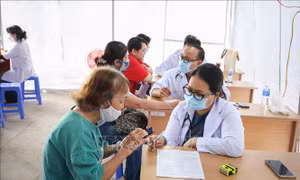 Đẩy mạnh khám sức khỏe toàn dân gắn với chuyển đổi số