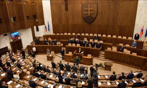 Chính phủ Slovakia không vượt qua cuộc bỏ phiếu bất tín nhiệm