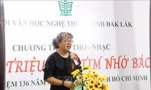 Sâu lắng chương trình thơ nhạc 'Muôn triệu trái tim nhớ Bác'