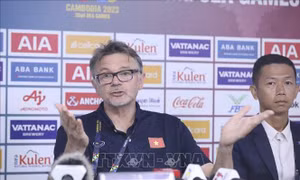 SEA Games 32: HLV Troussier hài lòng với chiến thắng của U22 Việt Nam