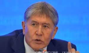 2.000 cảnh sát và lực lượng đặc nhiệm Kyrgyzstan tiến vào dinh thự cựu Tổng thống Atambaev