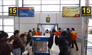 Sản lượng khách tăng cao, Cục Hàng không khuyến cáo hạn chế chậm, hủy chuyến bay