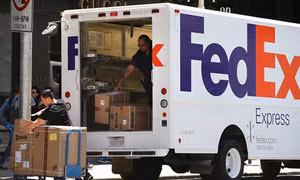 Trung Quốc điều tra hãng chuyển phát nhanh FedEx của Mỹ