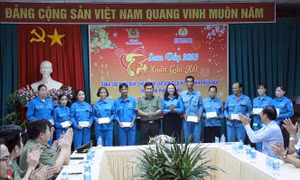 Chia sẻ, động viên với người lao động khó khăn tại Cần Thơ nhân dịp Tết