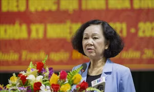 Thường trực Ban Bí thư Trương Thị Mai tiếp xúc cử tri tại Hòa Bình