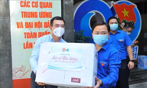 San sẻ yêu thương, chung tay vượt qua đại dịch
