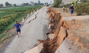 Tây Ninh: Tuyến đường ven sông Lò Gạch bị sạt lở nghiêm trọng
