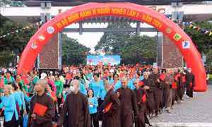 Trên 3.000 người đi bộ đồng hành vì người nghèo